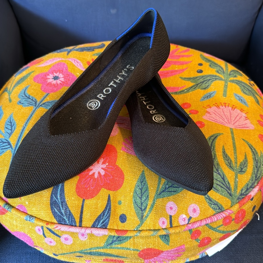 ROTHY’S BLACK SIZE 8.5